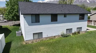 Side view of the house Photo